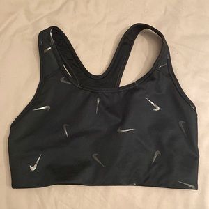Nike sports bra medium NWOT